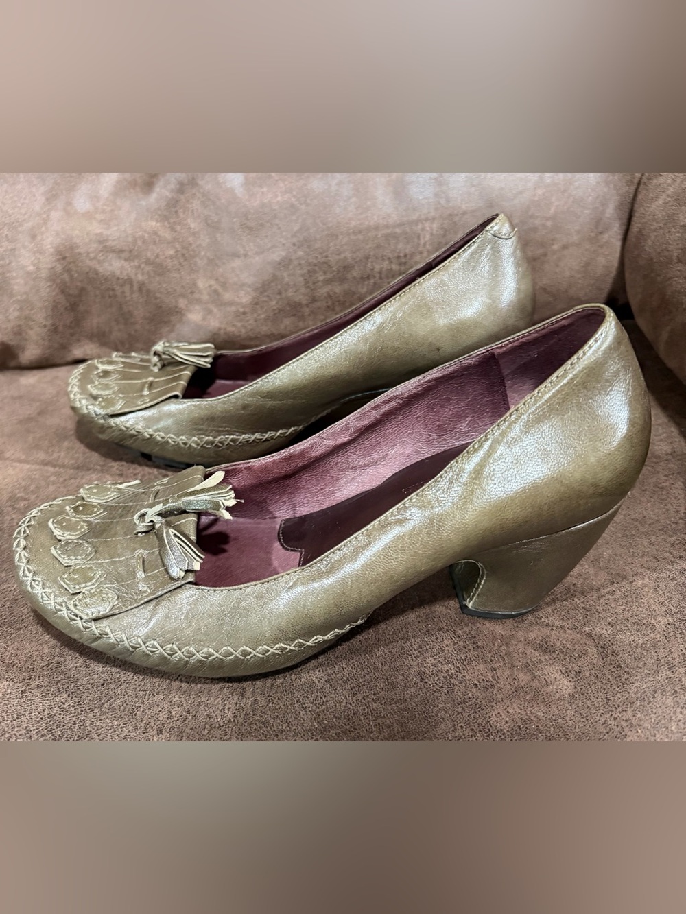 Indigo by Clark’s heeled pump in Olive green
